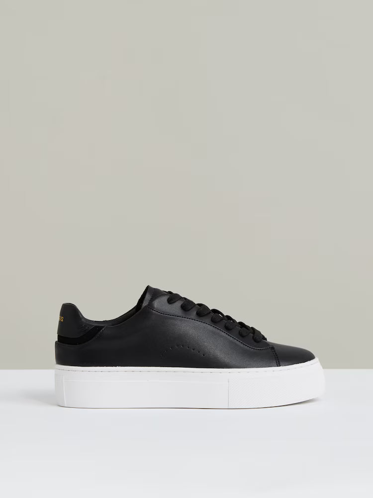 ALASTAIR-Leather Low-Top Trainers in Black